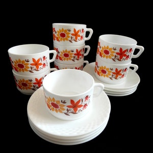 8 Arcopal France Sunflowers Coffee Tea Cup Vintage Milky Opaline Glass Saucer Orange Yellow Flowers Cocoa Cup Breakfast Set