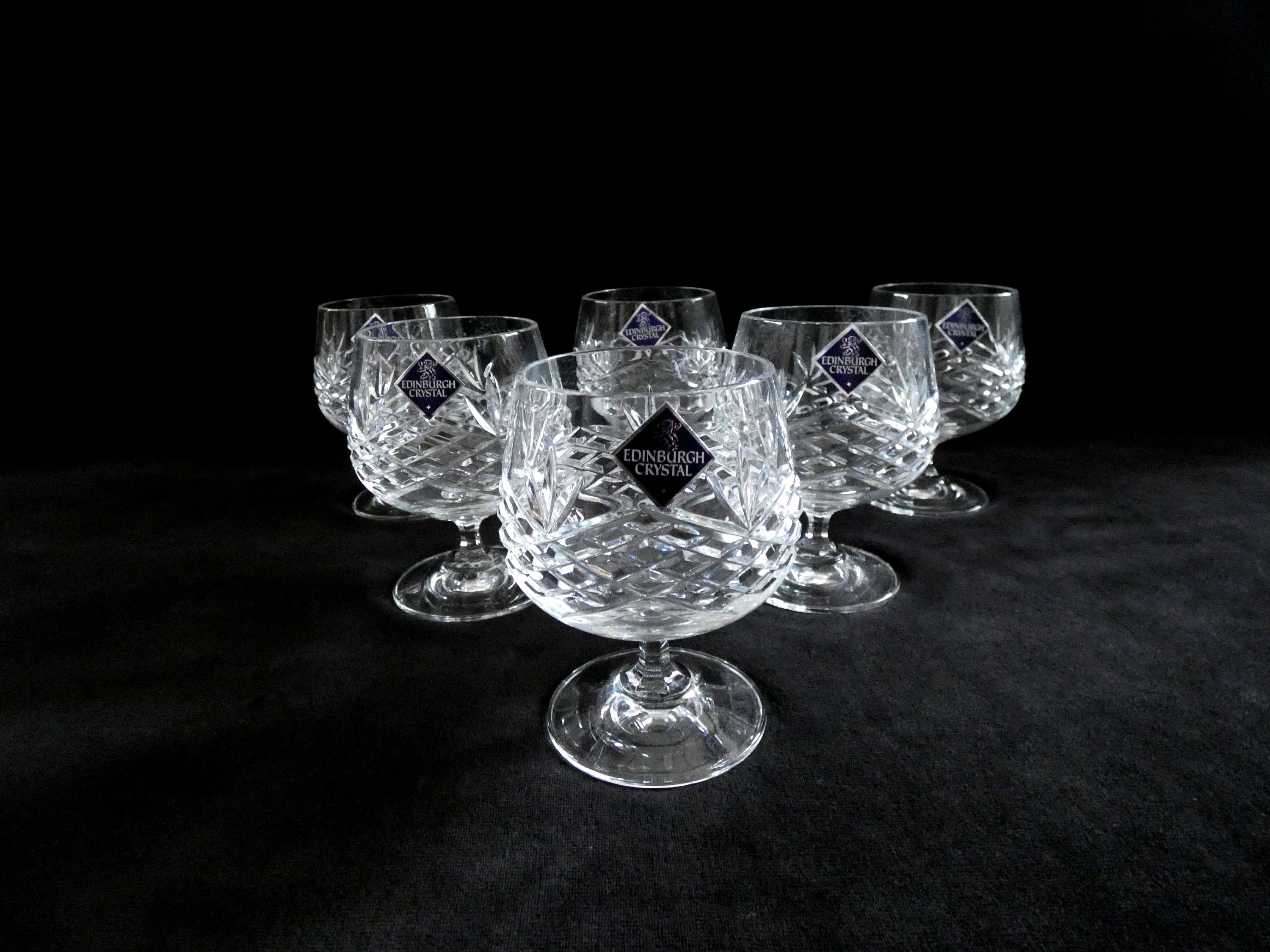 Beautiful Vintage Set of 8 Edinburgh Crystal Champagne Flutes 