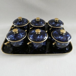Juego de 6 cuencos de chocolate con tapa de mayólica azul con tarros de crema franceses antiguos, estilo art déco
