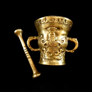 Antique 19th Bronze Mortar and Pestle Jacques Serke Heft My Chegoten A1576 Engraved Knight&#39;s Armor Crown and Griffins Brass Pharmacy Mortar