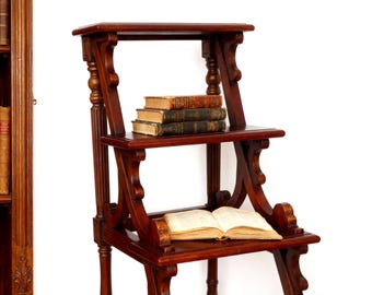Echelle de bibliothèque française : marches de bibliothèque en acajou, style Régence