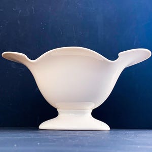 Gran cuenco de pedestal de porcelana Lenox color marfil vintage - Cuenco de consola de mediados de siglo de 31,75 cm (12,5 pulgadas) - Hecho en EE. UU.
