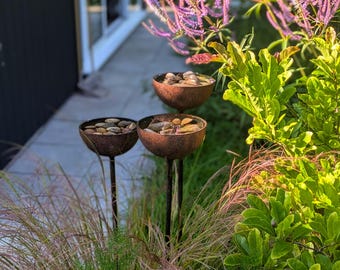 Water Catcher Garden Sculpture: Set of 3 with River Pebbles