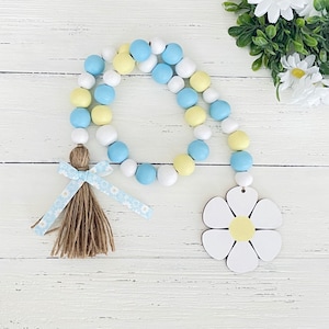 Farmhouse Spring Daisy Garland, Spring Wood Bead Garland, Spring Decor, Mother’s Day Flower Garland, Easter Tiered Tray Decor, Wooden Beads