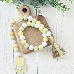 Farmhouse Spring Tulip Garland, Spring Wood Bead Garland, Spring Decor, Mother’s Day Flower Garland, Easter Tiered Tray Decor, Wooden Beads