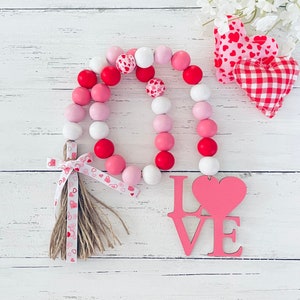 Valentines Day Garland, Farmhouse Valentine’s Wood Bead Garland, Wooden Beads Garland, Valentine’s Tiered Tray Decor, Valentine’s Day Decor