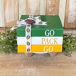 Mini pile de livres en bois de ferme, livres en bois de Green Bay Packers, décoration de football de GB emballeurs, têtes de fromage, décoration de plateau de football à plusieurs niveaux, décoration de la NFL