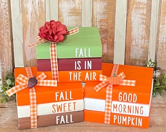Mini pila de libros de madera estilo granja, pila de libros de otoño, libros de madera de otoño, decoración de bandeja escalonada de otoño, decoración de Acción de Gracias estilo granja, decoración de Halloween