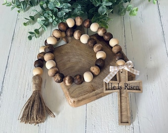 Ghirlanda di perline di legno stile rustico Ghirlanda con croce "È risorto" Ghirlanda di perline di legno Ghirlanda primaverile Ghirlanda pasquale Decorazioni per bar Decorazioni primaverili per vassoi a più livelli