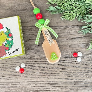 Grinch’s Cookies Canister Scoop Garland, Grinch Decor, Farmhouse Christmas Garland, Tiered Tray Decor, Grinch Garland