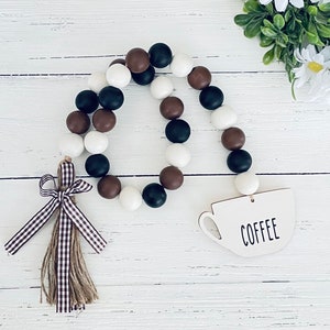 Guirnalda de café de estilo rústico, decoración de barra de café, decoración de bandeja escalonada de café, guirnalda de café, guirnalda de cuentas de madera, guirnalda de cuentas de madera con borla
