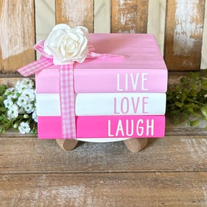 Mini libri in legno stile rustico, decorazione per vassoio a più livelli per la festa della mamma, pila di libri in legno per la festa della mamma, la migliore mamma, decorazioni per la festa della mamma, decorazioni rosa per il bar del caffè. Live Love Laugh