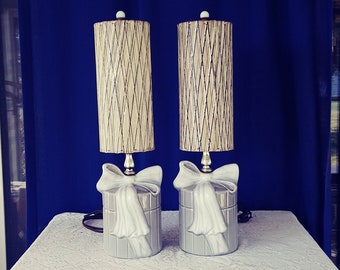 Vintage Ceramic Table Lamp Set: Mid-Century Bow Design. Vintage bedroom lamps.