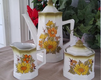 Vintage Mikasa Ceramic Coffee Pot with matching cream and sugar set. Mid Century Coffee Set. Daisy Coffee Pot.