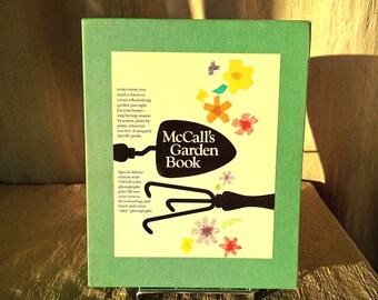 Vintage McCall's Garden Book: 1968 Illustrated Edition