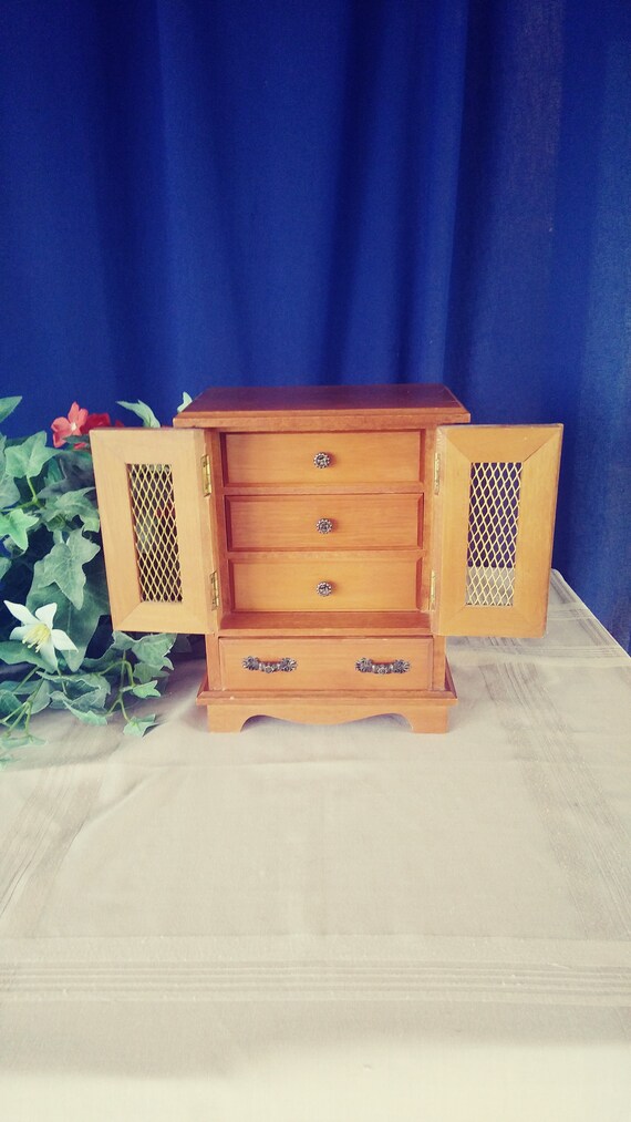 Vintage Musical Jewelry Box. Wood Music and Jewel… - image 4