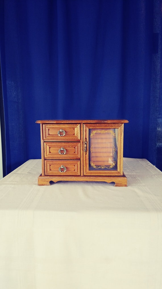 Vintage jewelry music box Gem