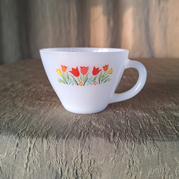 Vintage Fire King Tulip Tea Cup. Vintage Fire King Mug. Milk Glass Cup.