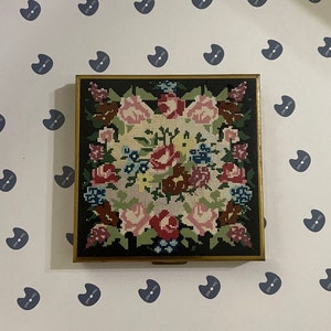 Volupte Enamel Needlepoint Flower Design Compact Powder Case