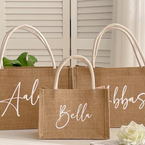 Personalized Burlap Bags/ Custom Name Jute Bag/ Monogram Beach Tote Bag/Bachelorette Party/Wedding Favors/Gift for Her/ Bridesmaid Gifts Bag