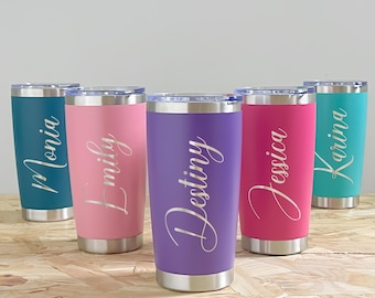Tazza da viaggio personalizzata/Bicchiere termico da 20 once/Bicchiere termico in acciaio personalizzato con incisione laser/Bicchiere inciso/Bicchiere con monogramma/Regali aziendali