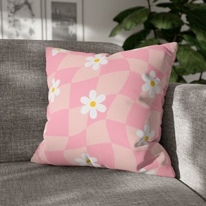Checkered Throw Pillow, Cute Preppy Pillows, Pink Danish Pastel Room Decor Daisy Flower Pillow Cover, Y2K Decor, Aesthetic Preppy Room Decor