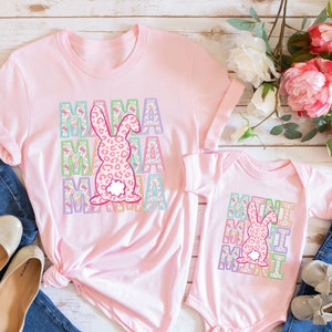 Mamá Mini regalo de Pascua a juego, sudadera divertida de conejo de Pascua, camiseta de conejito Doodle, camisa de conejito de Pascua de mamá, mini regalo de Pascua, camiseta de Pascua para niños