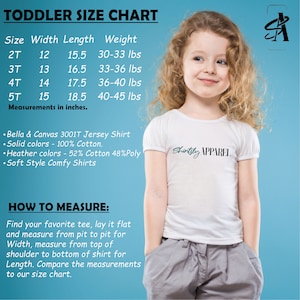 K&ouml;nnte beinhalten: Eine Gr&ouml;&szlig;entabelle f&uuml;r T-Shirts f&uuml;r Kleinkinder, die die Ma&szlig;e in Zoll f&uuml;r Breite, L&auml;nge und Gewicht angibt. Die Tabelle listet die Gr&ouml;&szlig;en 2T, 3T, 4T und 5T auf. Die Tabelle enth&auml;lt auch Informationen &uuml;ber das Material des Shirts: Bella & Canvas 3001T Jersey Shirt, 100 % Baumwolle f&uuml;r unifarbene Farben und 52 % Baumwolle und 48 % Polyester f&uuml;r melierte Farben. Die Tabelle enth&auml;lt auch Anweisungen, wie man ein Shirt f&uuml;r eine gute Passform misst.