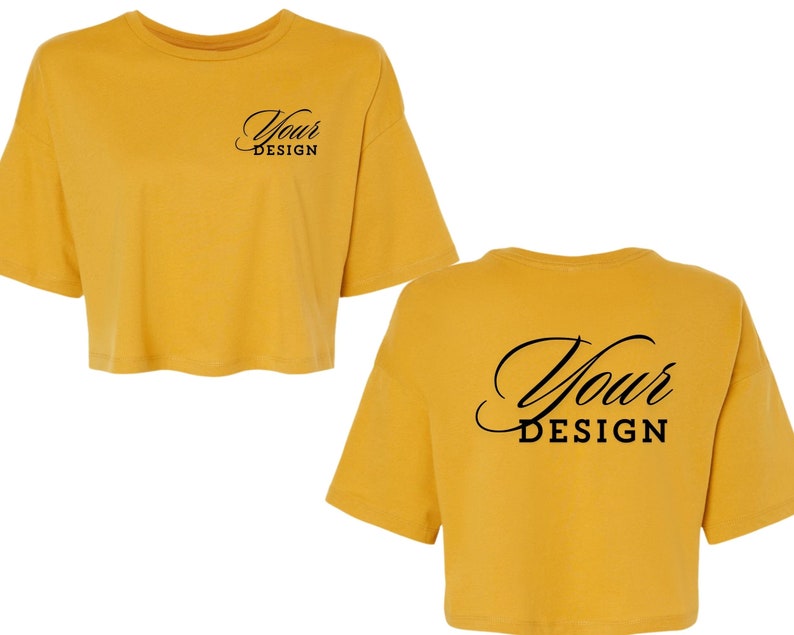Op de afbeelding: Een mosterdgeel gecropped T-shirt met korte mouwen. De voorkant van het shirt heeft de tekst "Your Design" erop gedrukt. De achterkant van het shirt heeft de tekst "Your Design" erop gedrukt.