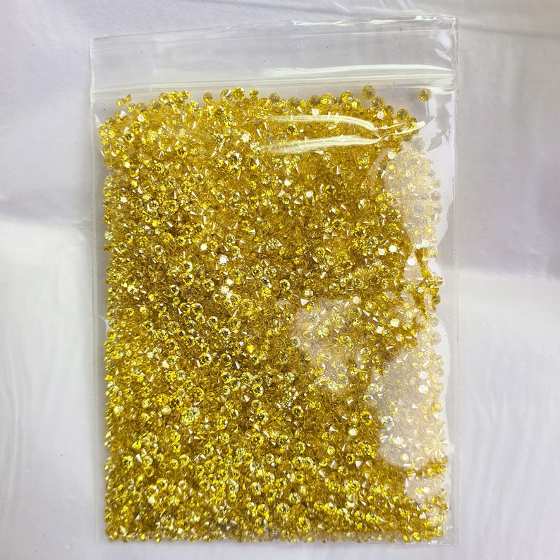 Natural Loose Canary Vivid Yellow Diamond Melee immagine 4