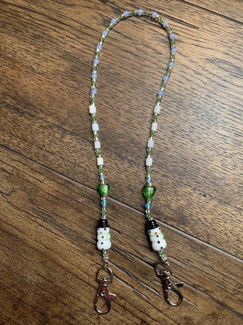 Adorable Snowman Lanyard with Disposable Mask Adorable Snowman Lanyard with Disposable Mask