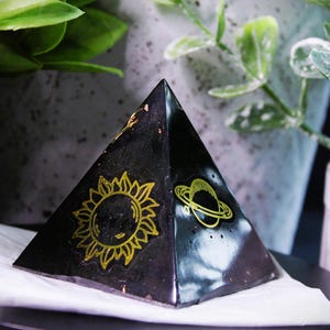 Celestial Resin Pyramid – Cosmic Energy & Meditation Healing