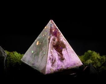 Unique Glitter Resin Pyramid Paperweight