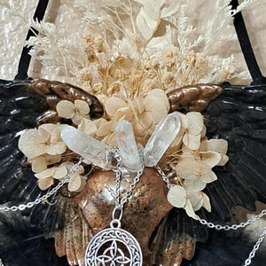 Handcrafted Winged Raven Skull Wall Hanging – One-of-a-Kind Gothic Botanical Decor