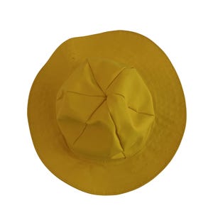 American Girl Pleasant Company Molly Slicker Rain Hat, Yellow Hat, Vinyl, Minor Flaws, Hat Only, See Pictures READ