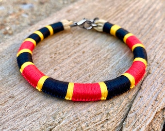 Texas Coral Snake patterned bracelet - Micrurus tener