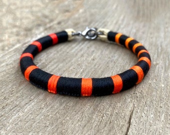 Halloween-armband met slangenpatroon. Cope's valse koraalslang. tropische herpingarmband. cadeau voor herper. Pliocercus euryzonus