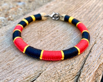 Bracelet à motif serpent corail de l'Est - Micrurus fulvius