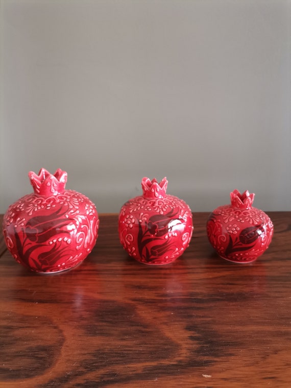 Handgemachte Keramik Granatapfel Rot - Kunsthandwerkliche Deko Von Yigal Judaica