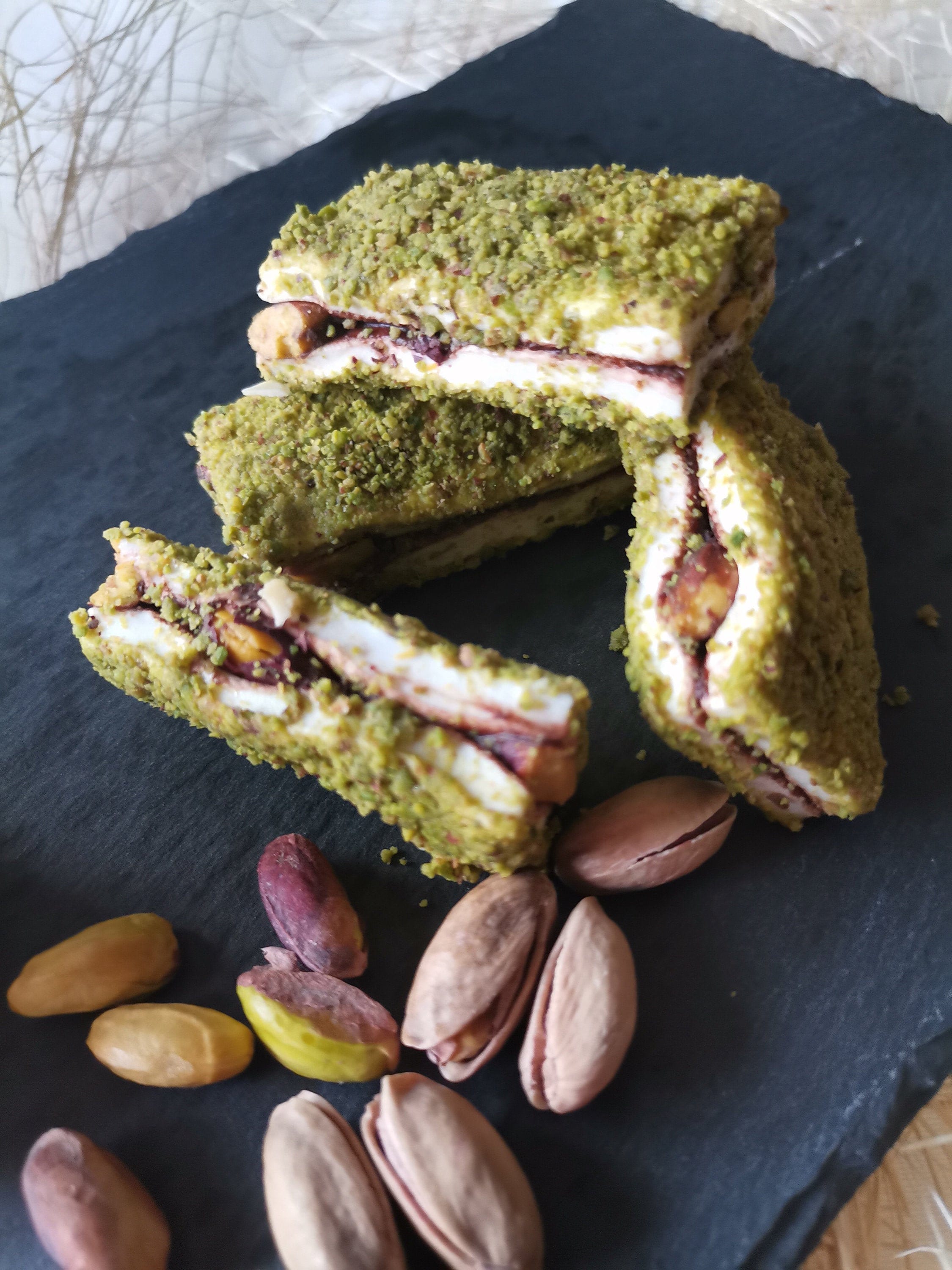 Chocolate Pistachio Turkish Delight Gift Box | 300 Gr