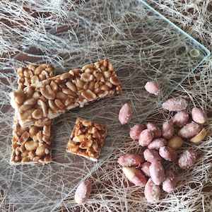 Peanut Brittle,Peanut Crunch Bar ,Nutty Aroma Snack ,Honey Nut Bar , Homemade Peanut and Honey Bar, Peanut Croquant bar -FREE SHIPPING