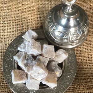 Double Roasted Pistachio Turkish Delight with a light dusting of sugar , Authentic , Traditional candy-FREE SHIPPING-400 gr
