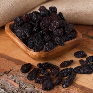 Organic Seeded Black Raisins: Turkish Sun-Dried Grapes
