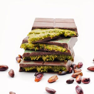 Dubai Chocolate Bar Pistachio Knafeh,Dubai Kunefe Chocolate with Plenty of Kadayif,Dubai Pistachio Chocolate Bar,200 gr-7,05 oz -FREE SHPMNT