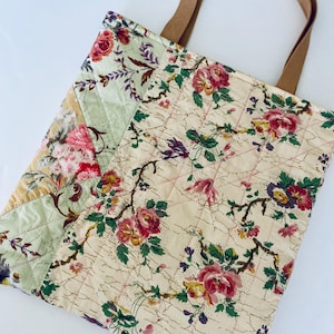 Cabas en patchwork matelassé, sac à bandoulière pour ordinateur portable, nouveau tissu floral vintage recréé, fourre-tout upcylce, sac de ventilateur vintage, cadeau de Noël fait main