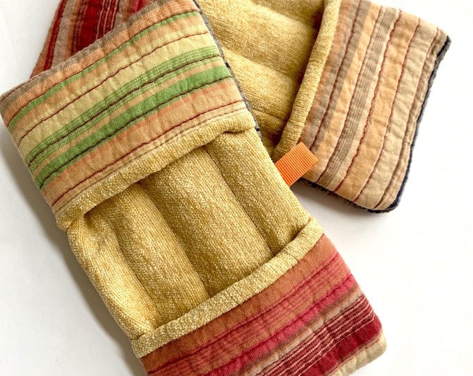 Quilted Mini Pot Holder, Stripy Oven Mitt with Finger Pocket