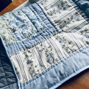 Hand-Quilted Patchwork Sewing Machine Cover reversible, pastel baby blue/gray Floral Upcycled from Quilt