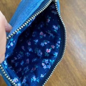 Quilted Patchwork Zipper Pouch: Blue Floral Cosmetics Bag image 3