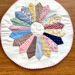 Dresden Plate table topper, hand quilted round coffee table topper, patchwork dresser topper, kitchen decor, home decor,  housewarming gift