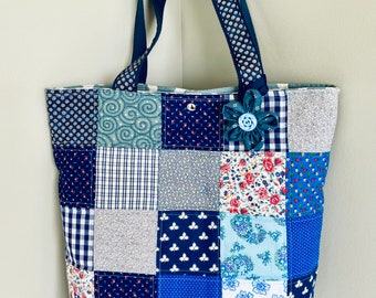 ★TOUT Y EST★ Curved Pattern Quilted BagDusty Blue 50061624 Quilted Tote Extra Large, Shoulder Bag, Patchwork Bag